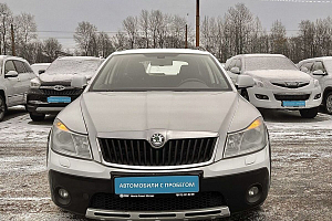 купить Шкода Octavia 2010, автосалон 