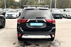 купить Мицубиси Outlander 2021, автосалон 