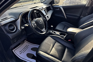 купить Тойота RAV4 2017, автосалон 