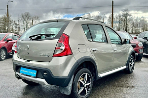 купить Рено Sandero 2014, автосалон 