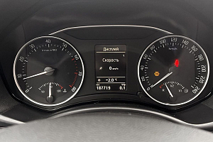 купить Шкода Octavia 2010, автосалон 